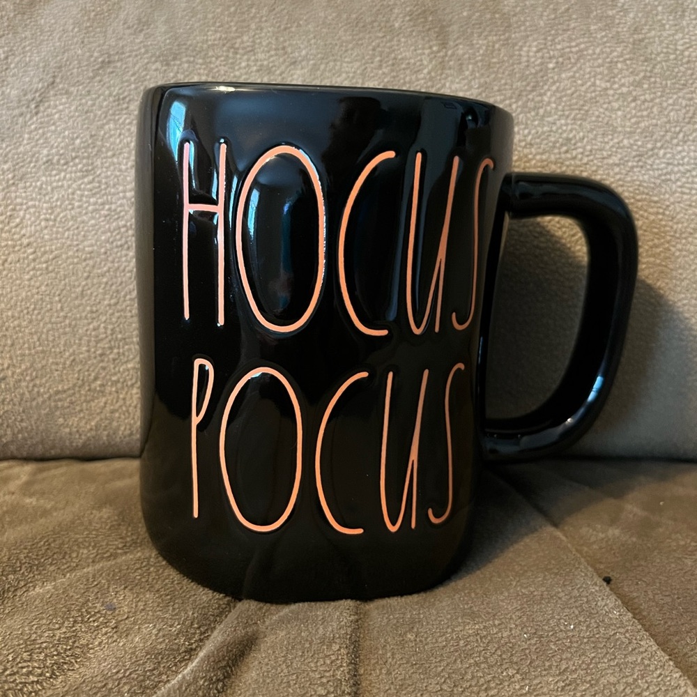 Rae Dunn Artisan Collection HOCUS POCUS Coffee Tea Mug Halloween NWOT Black